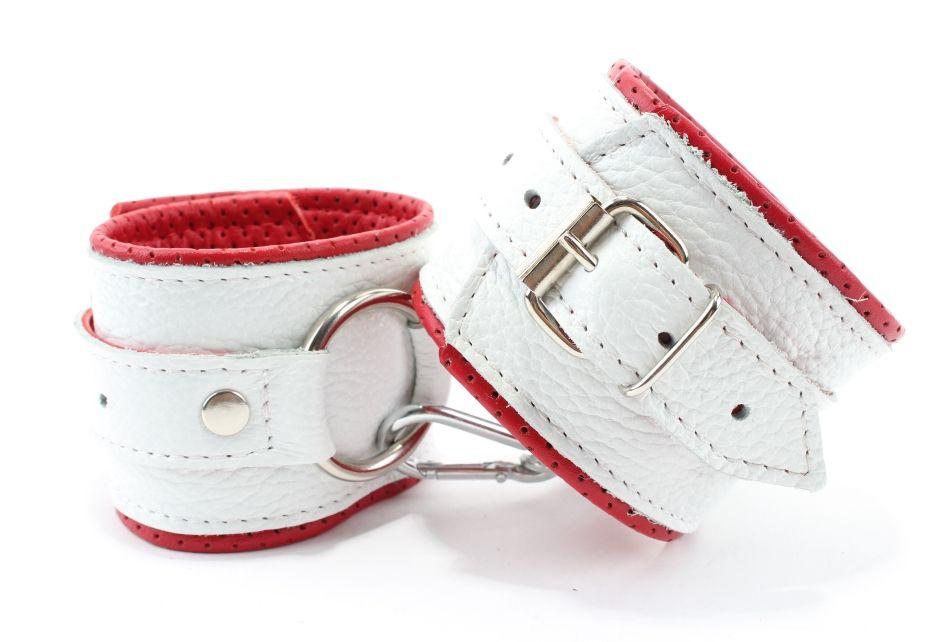 Бело-красные кожаные наручники с кольцом-5410