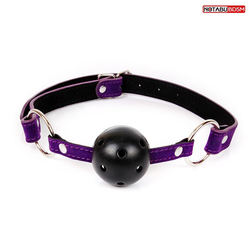 Черно-фиолетовый пластиковый кляп-шарик с отверстиями Ball Gag-7620