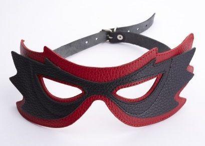 Чёрно-красная маска с прорезями для глаз-10910