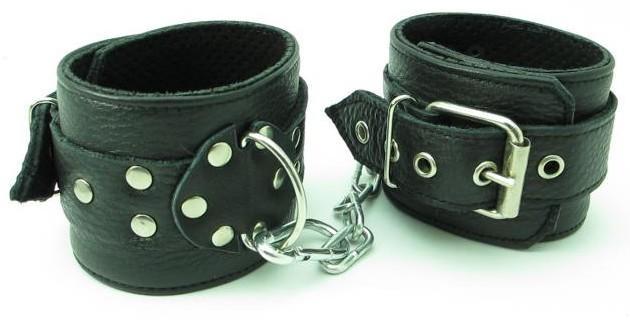 Чёрные наручники из кожи с пряжками-10995