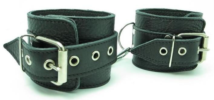 Кожаные наручники с пряжкой-11882