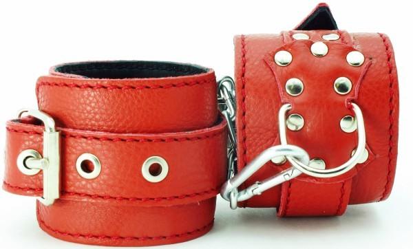 Красные кожаные наручники с клепками-11885