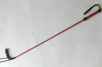 Плетеный длинный красный лаковый стек с наконечником-кисточкой - 85 см.-3870