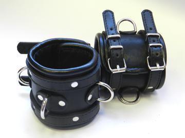 Широкие обернутые наручники из чёрной кожи-8403