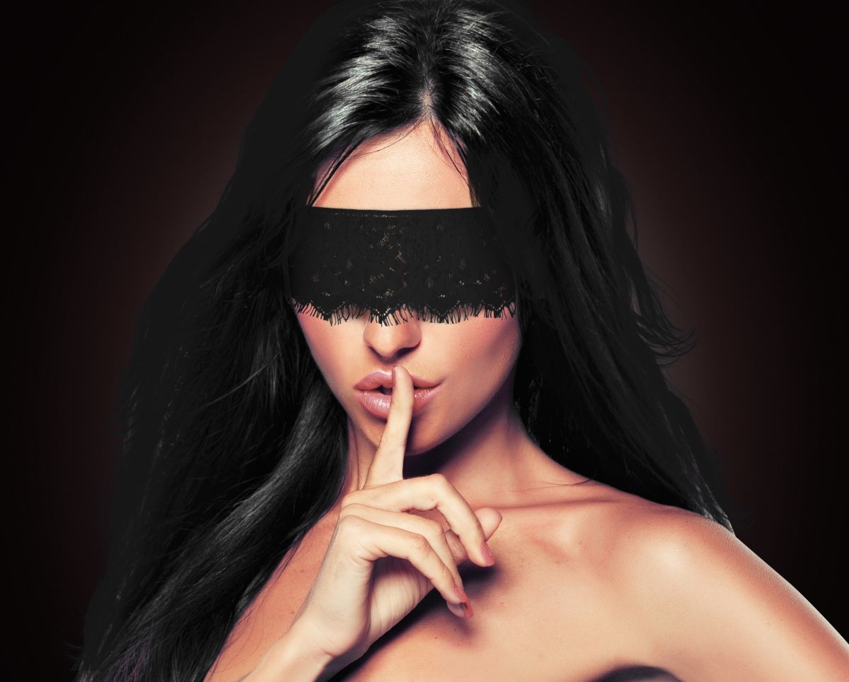 Черная кружевная маска Mystere Lace Mask-