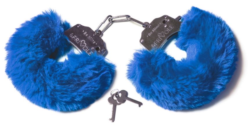 Шикарные синие меховые наручники с ключиками