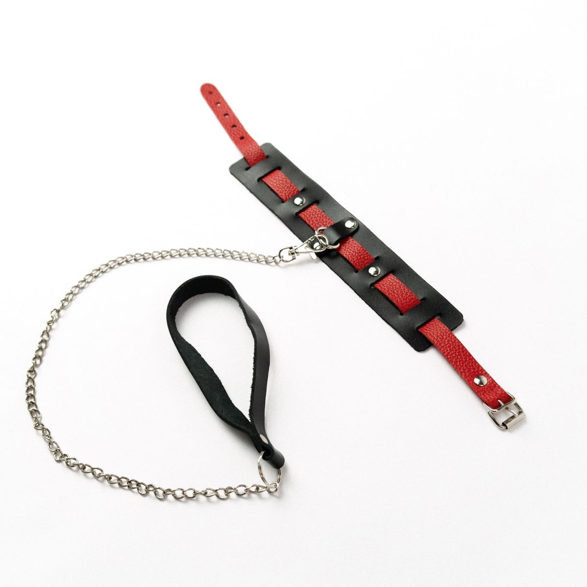 321322 Черный ошейник с красным ремешком и поводком