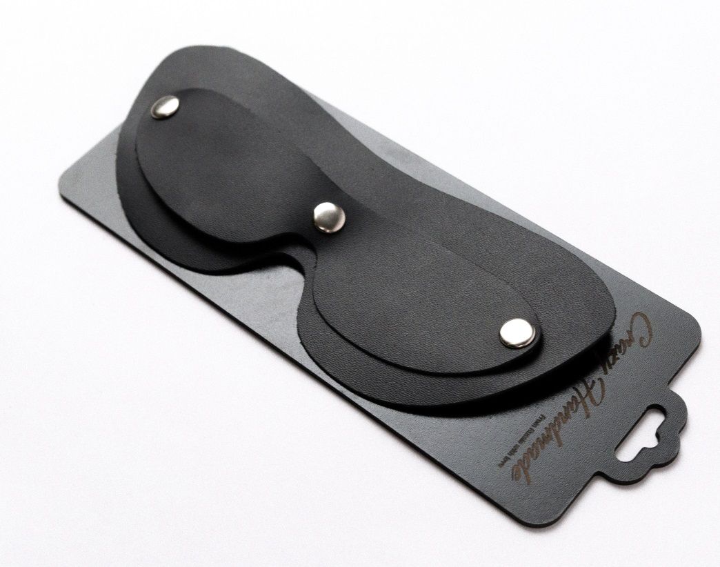 321332 Черная кожаная маска на глаза со съемной шторкой