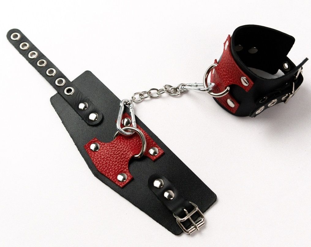 321344 Черные кожаные оковы с красными вставками