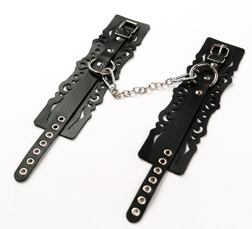 321347 Узорчатые кожаные оковы с регулируемыми ремешками