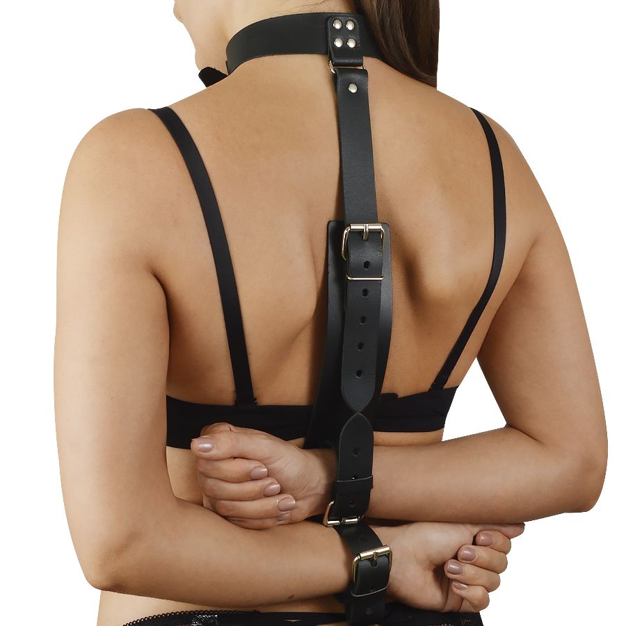 353513 Черная кожаная фиксация рук за спиной Новичок