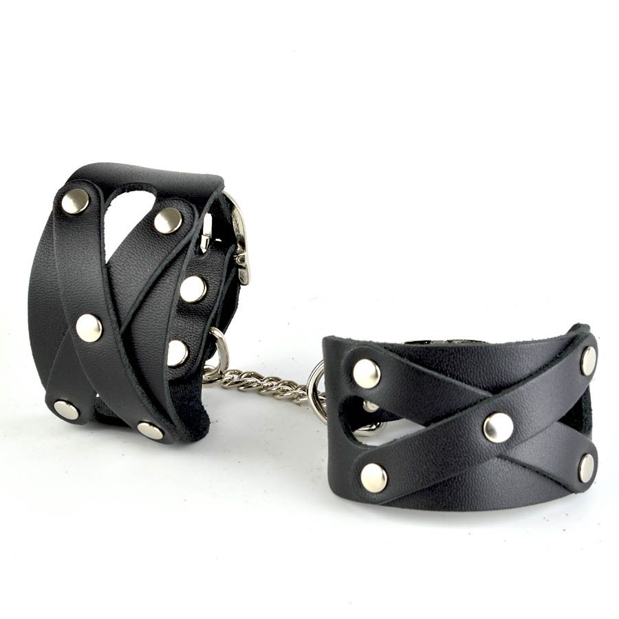 522204 Черные кожаные наручники Цезарь с цепочкой на карабинах