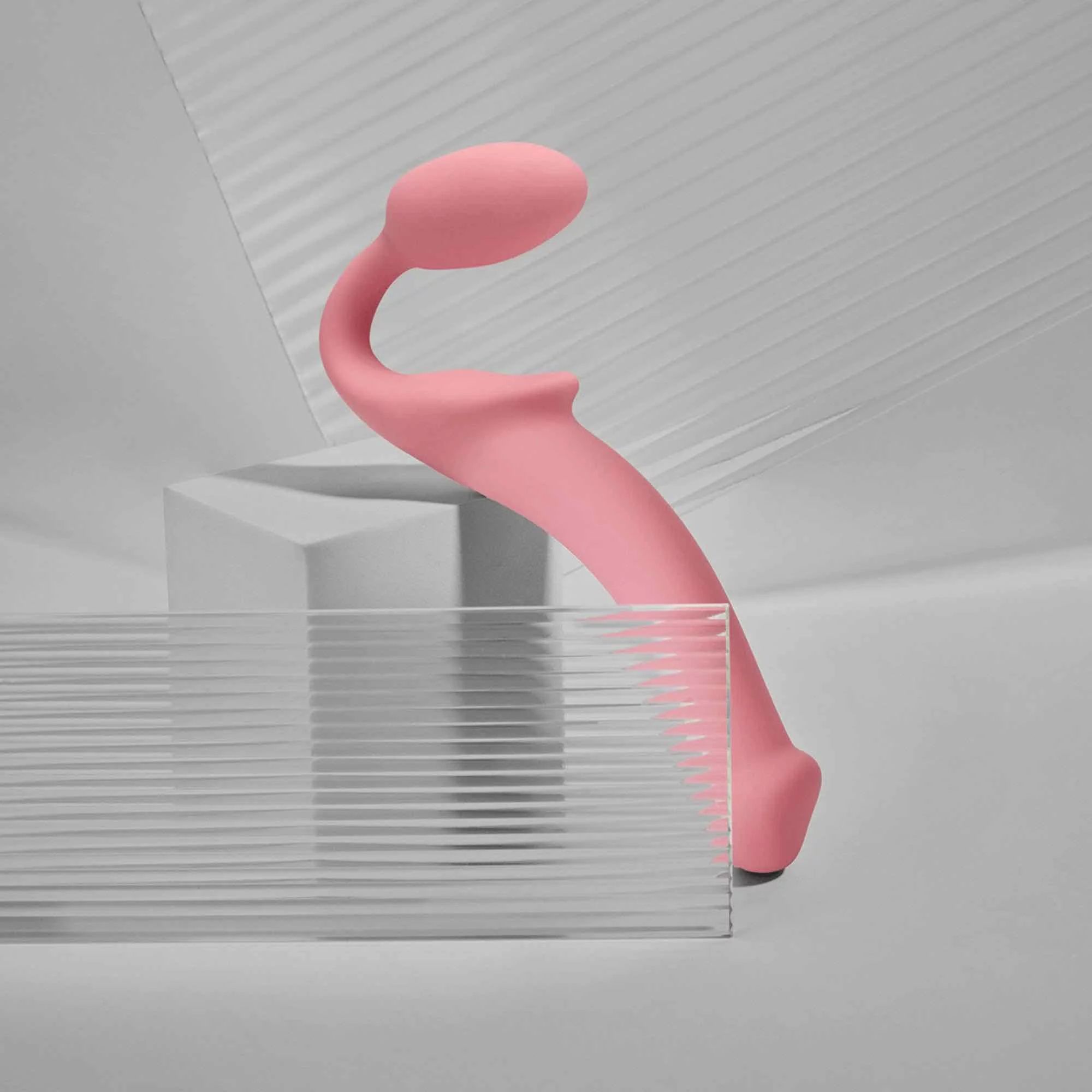 529499 Розовый безремневой страпон Strap-on-me Semi-Realistic Bendable Strap-On size XL