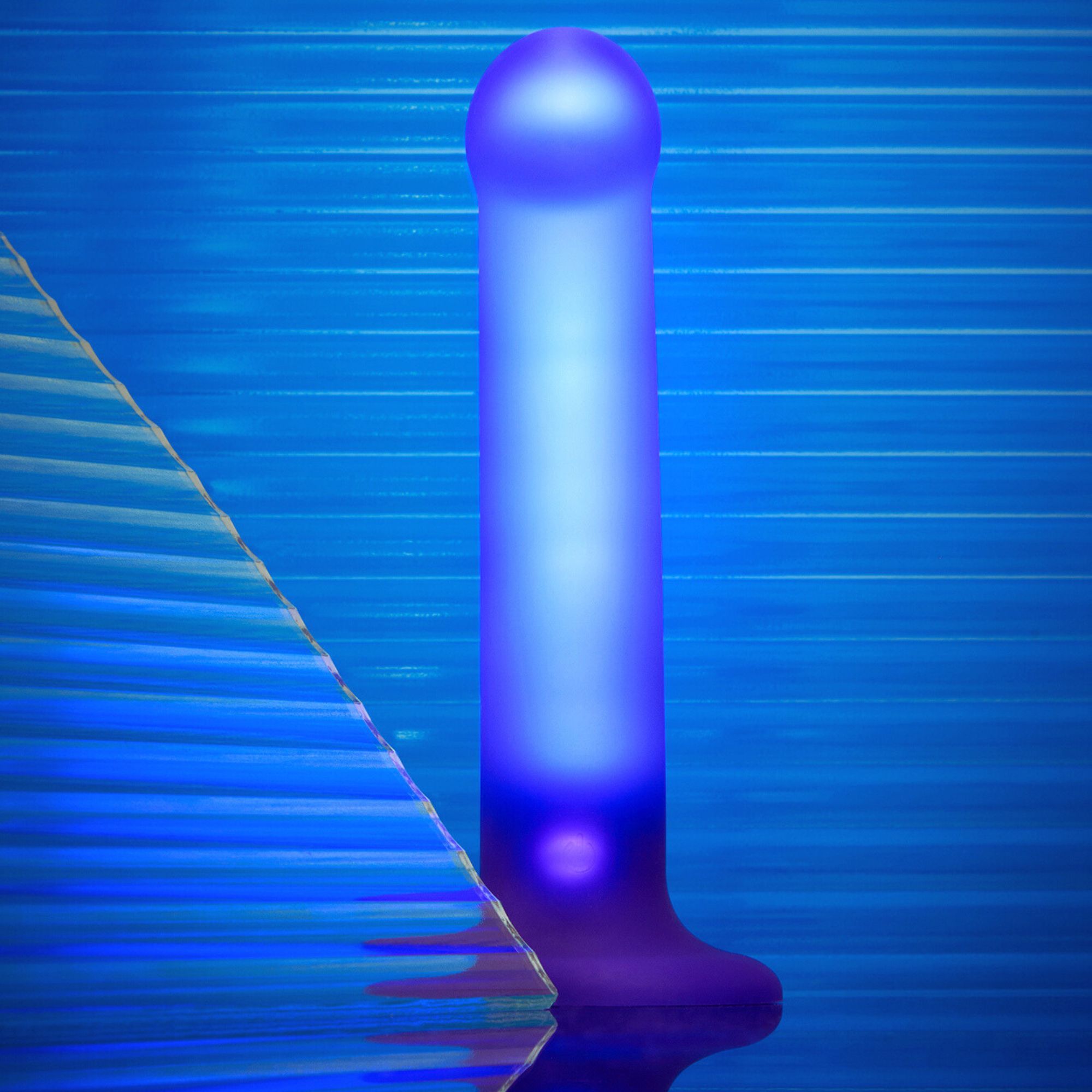 531530 Светящийся фаллоимитатор Strap-on-me Glow-Led Dildo - size M